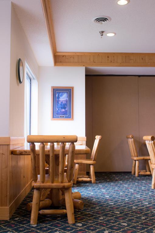 White Oak Inn And Suites Deer River Екстериор снимка