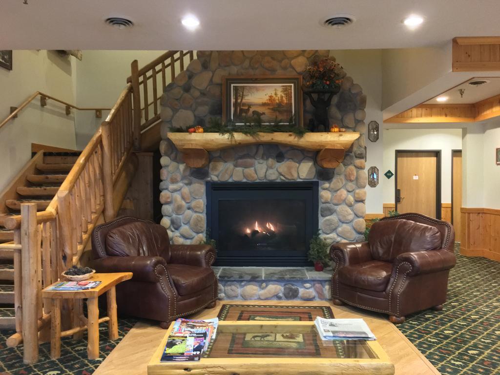 White Oak Inn And Suites Deer River Екстериор снимка